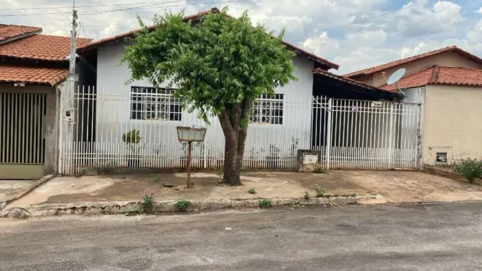 CASA RESIDENCIAL em Iporá - GO, São José