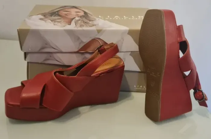 Sapato Lia Line vermelho N°35