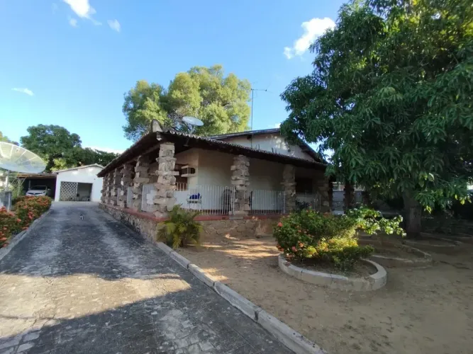 Casa de 3Q na General Dultra em Paulo Afonso