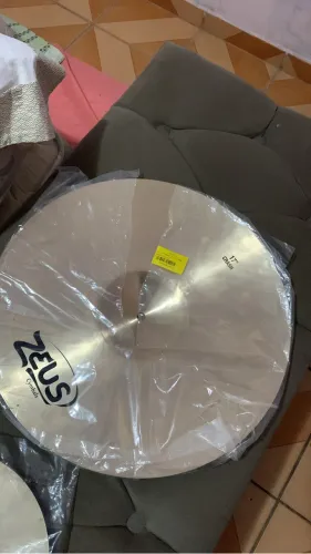Pratos para batera acústica