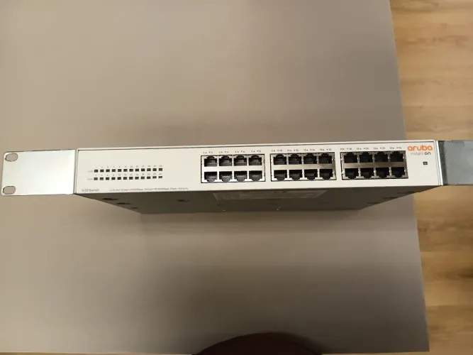 Vendo switch de rede HPE Aruba Instant On 1430 24G,