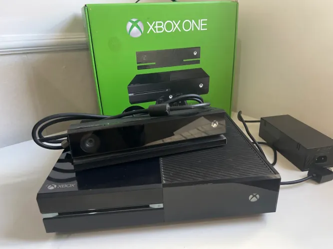 Xbox One Usado, apenas console (sem o controle)