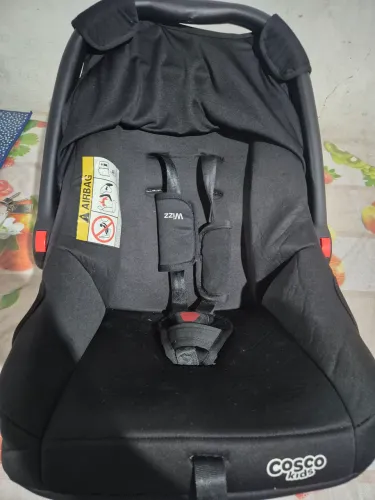 Vendo: bebê conforto e carrinho de bebê 