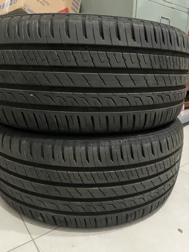 Pneus aro 17 225/45R17 (o par)