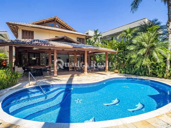 Casa no Condomínio Costa Verde Tabatinga com área de lazer