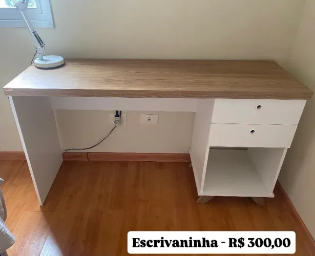 Escrivaninha duas gavetas e estante livros branca 