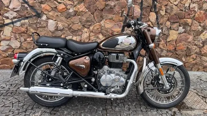 Royal Classic 350 Marrom/Crome - 2024 - 900 km