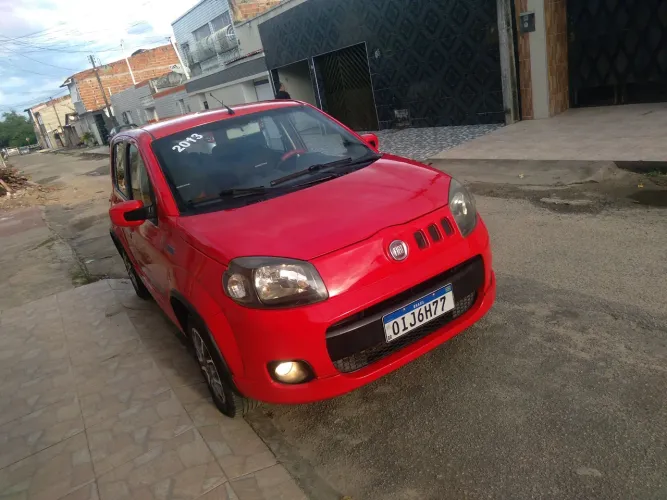 Fiat Uno Sporting 1.4 EVO Fire Flex 8V 4P 2013