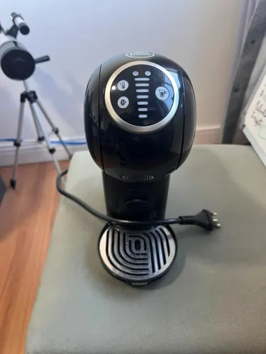 Cafeteira  Dolce Gusto Genio S Plus 220 v