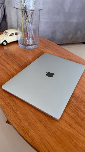 MacBook Air 13? 2019 Retina i5 8GB