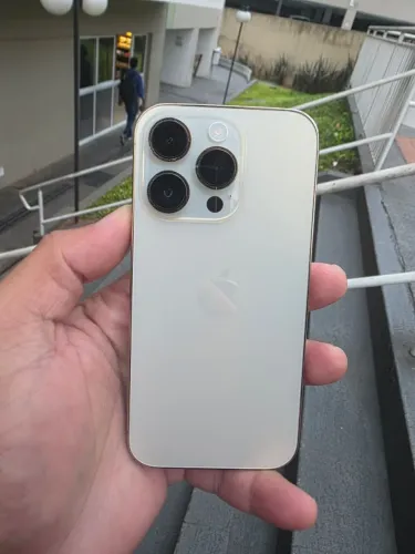 iPhone 14 pro nunca foi aberto 128 GB bateria 100% zero. Não tem nota nem Caixa mais.