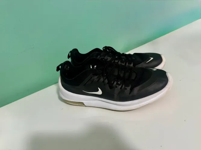 Tênis Nike air Max axis