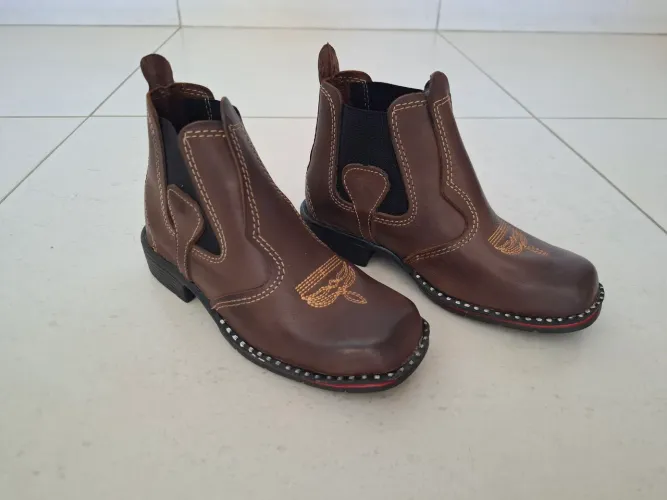 Botina infantil couro N. 32