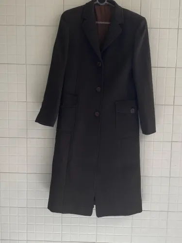 ? Casaco Longo Feminino Preto - Elegância e Conforto para o Inverno! ?