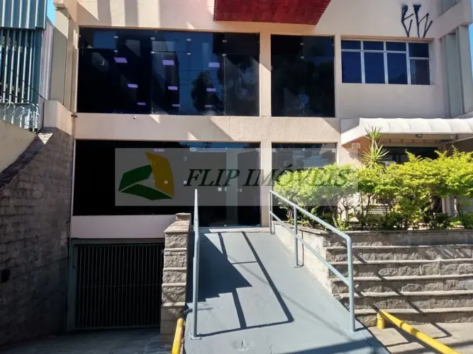 Ótima Sala Comercial, localização privilegiada, toda reformada, isenta condomínio 436 m² -