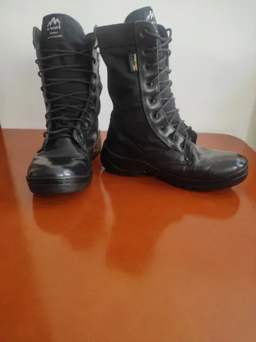 Bota Coturno Militar em Couro