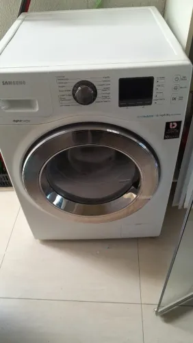 Máquina lavar e secadora 