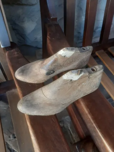 Formas de sapato antigas em madeira 