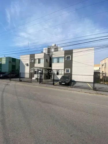 Apartamento Térreo de 2 Dormitórios para Aluguel no Kobrasol