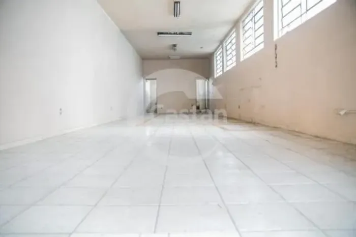 terreno com galpão comercial, e 3 casas residenciais à venda
