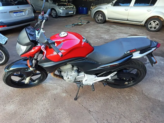 Cb 300 r