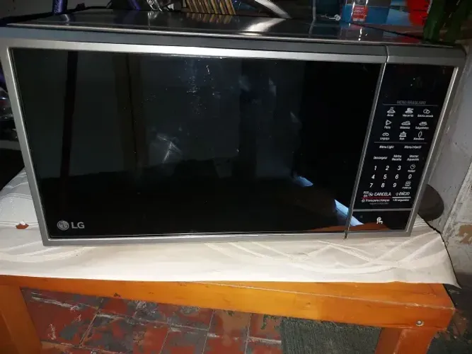 Micro-ondas LG seminovo