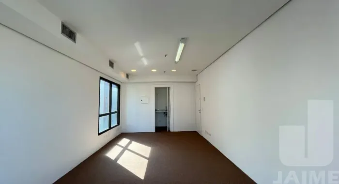 CONJUNTO COMERCIAL 1 SALA 1 BANHEIRO 1 VAGA.
