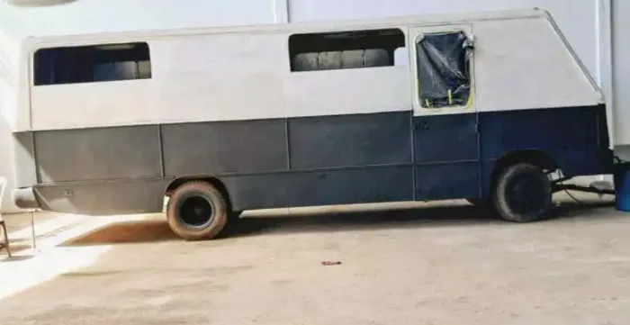 Ônibus estilo trailer