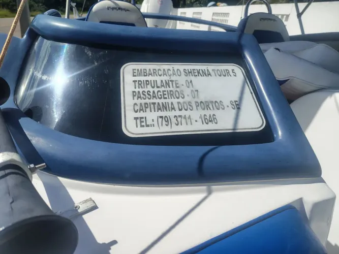 Lancha Phoenix com motor hidea 115 hp