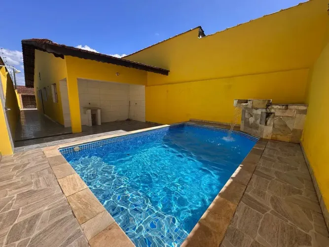 CASA NOVA COM PISCINA EM MONGAGUÁ