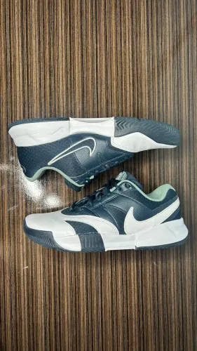 Nike Court Lite 4