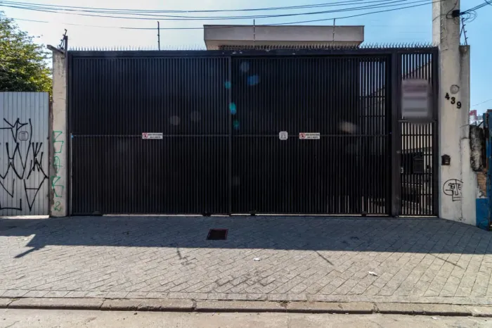 Prédio comercial na Estrada das Lágrimas, 439 447 m²