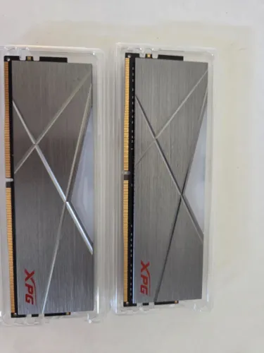 2x Memória Ram XPG 8GB 3600MHz