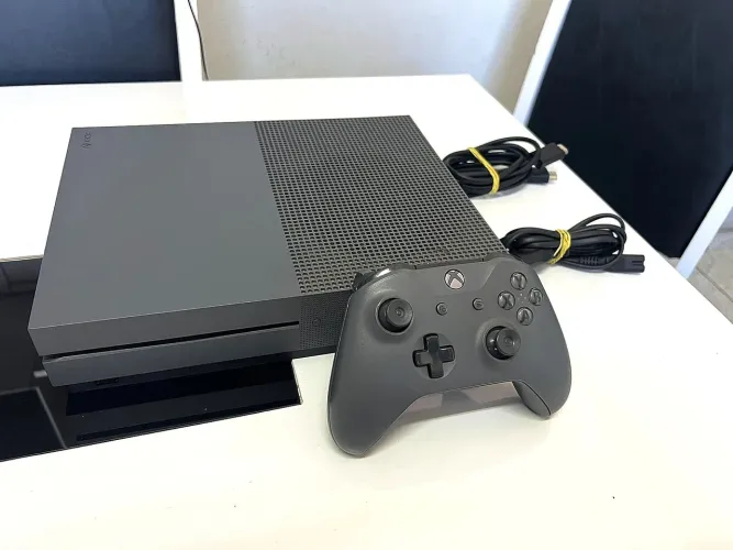 Xbox One S Cinza