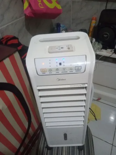 Climatizador Midea usado e concervado