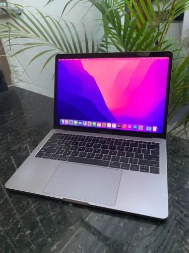 MacBook Pro 2016, Intel core i5, 16gb Ram, SSD256Gb Rom