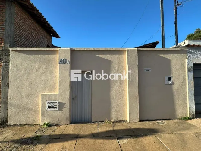 Casa para aluguel em Montes Claros-MG, no bairro Todos os Santos, 03 Quarto(s)