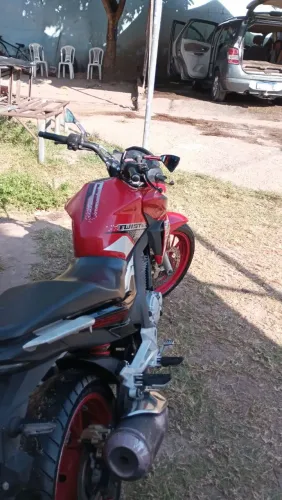 Moto CB Twister a venda 2023.