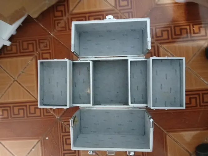 Maleta para guardar a maquiagem