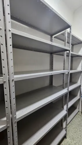 Armário Aço Estoque ? Resistente, com Prateleiras