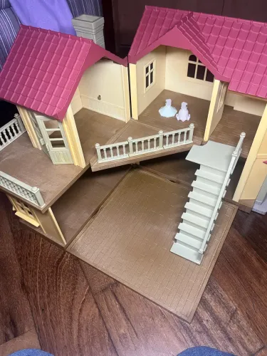 Casinha telhado vermelho com luz - Sylvanian families