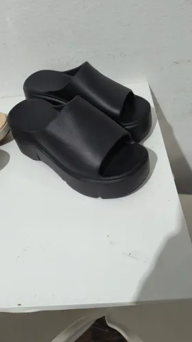 Vende se tamanco 