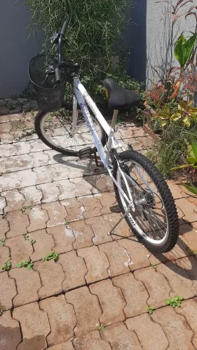 Vende- se bicicleta infantil feminina aro 24