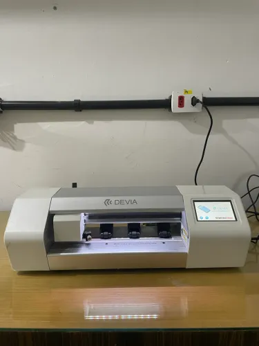 Máquina de recorte de proteção de tela para celular
