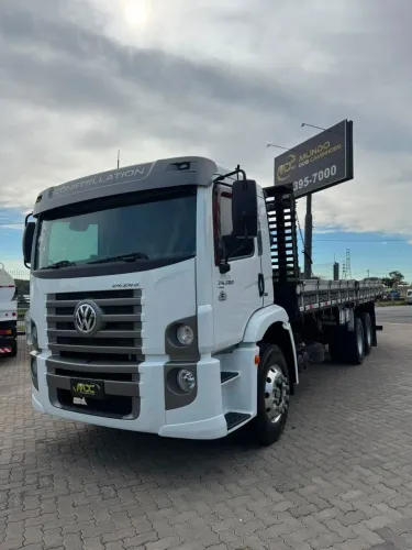VW 24-280 2021 UNICO DONO COM CARROCEIRA