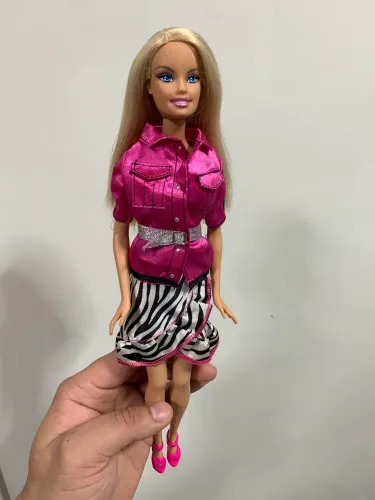 Boneca Barbie original Mattel de 2011