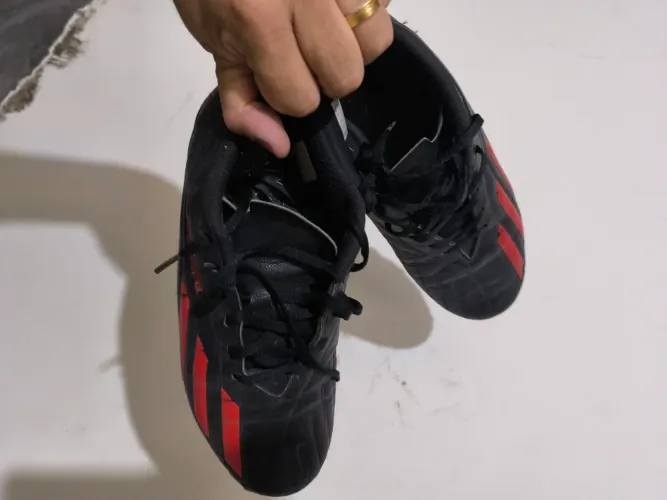 Chuteira adidas deportivo tamanho 42
