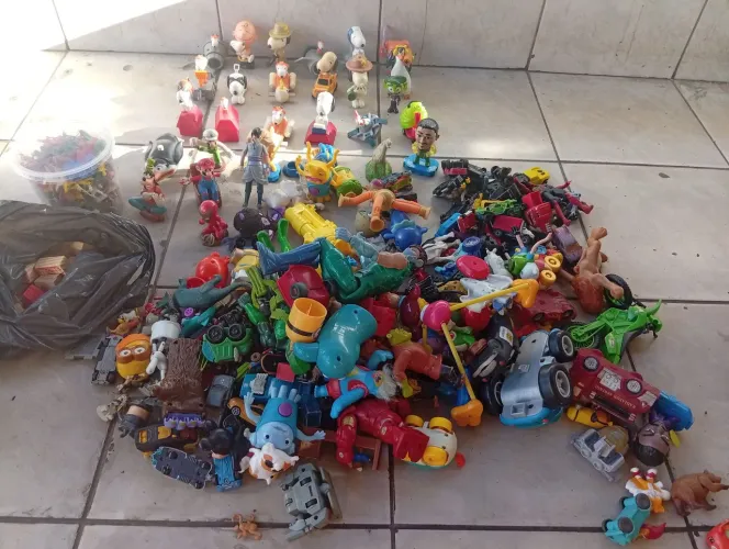 Super lote de brinquedos vendendo rápido 