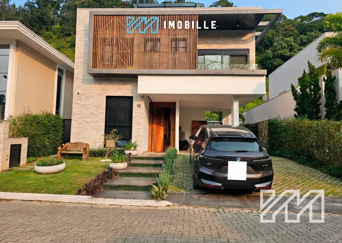 Casa no Condomínio Costa Verde em Itajaí com 275m² privativos
