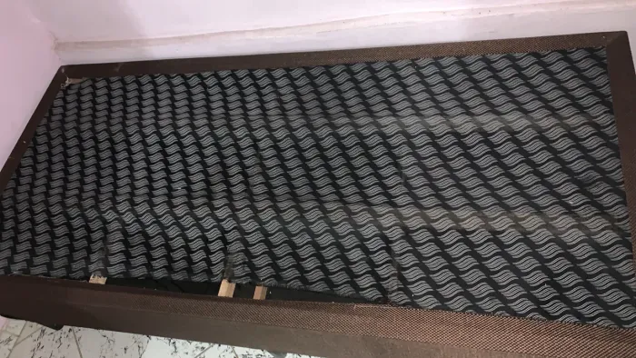 Vendo base cama solteiro 